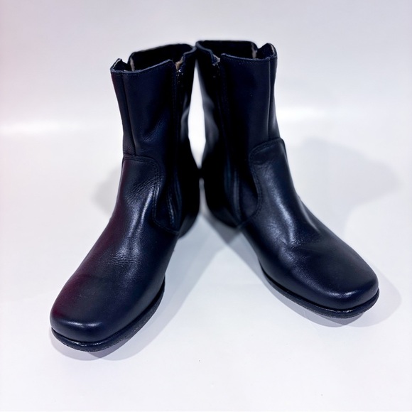 MARTINO Black Leather Lindsay Waterproof Ankle Boots | Size 6 * - Picture 3 of 7